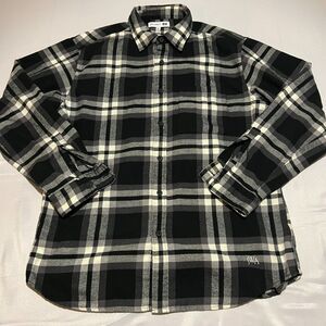 Uniqlo JWA Flannel Shirt Mens L Black White Gray Plaid Button Up Long Sleeve Top